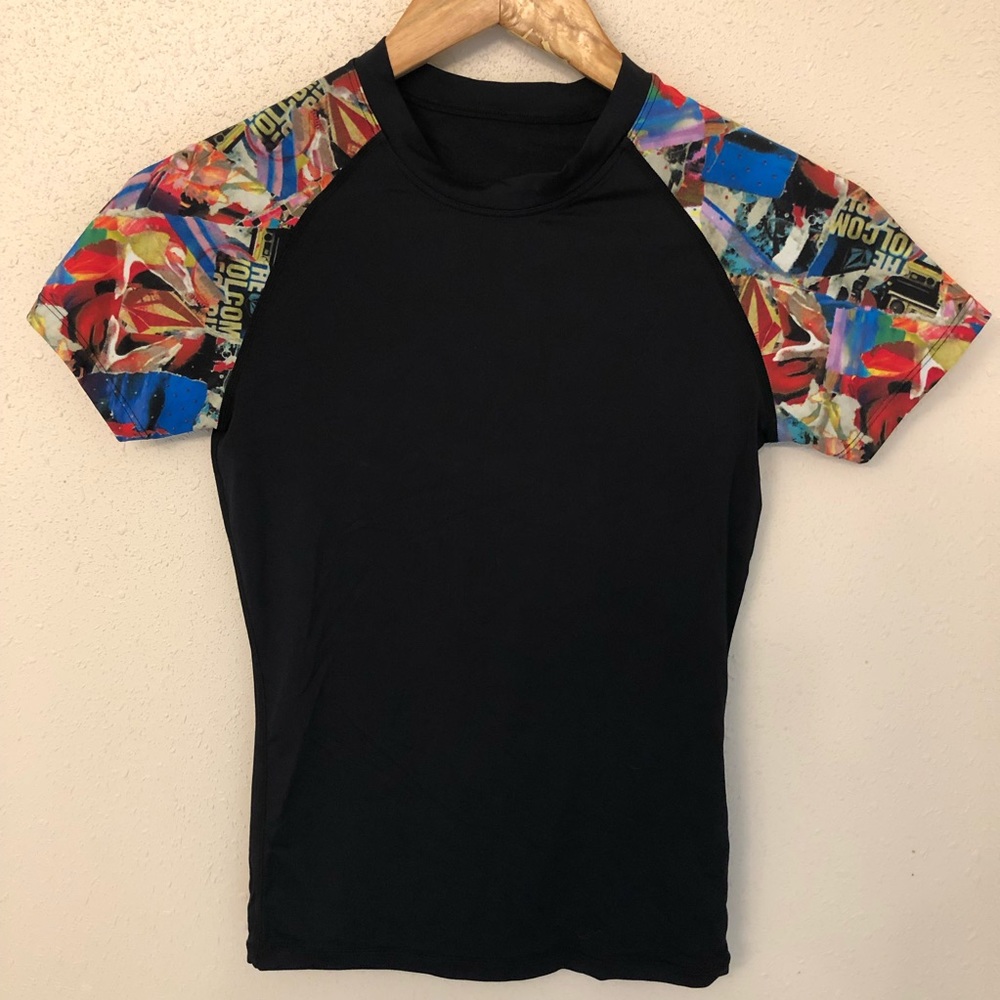 Volcom Rash Guard Short Sleeve - Picture 3 of 5